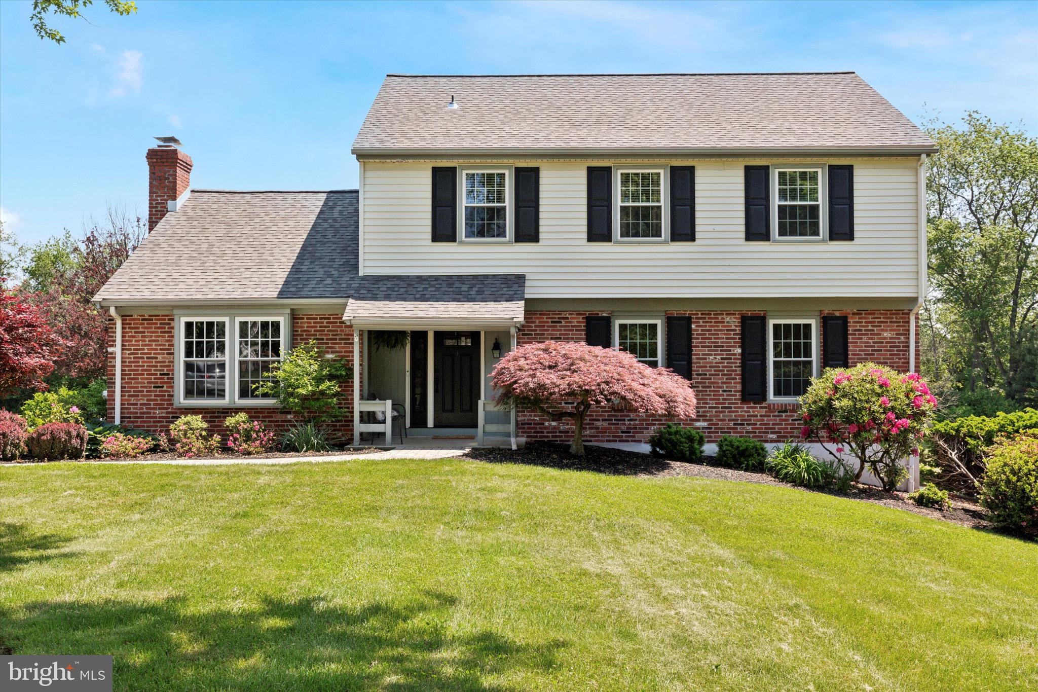 63 Holly Ln