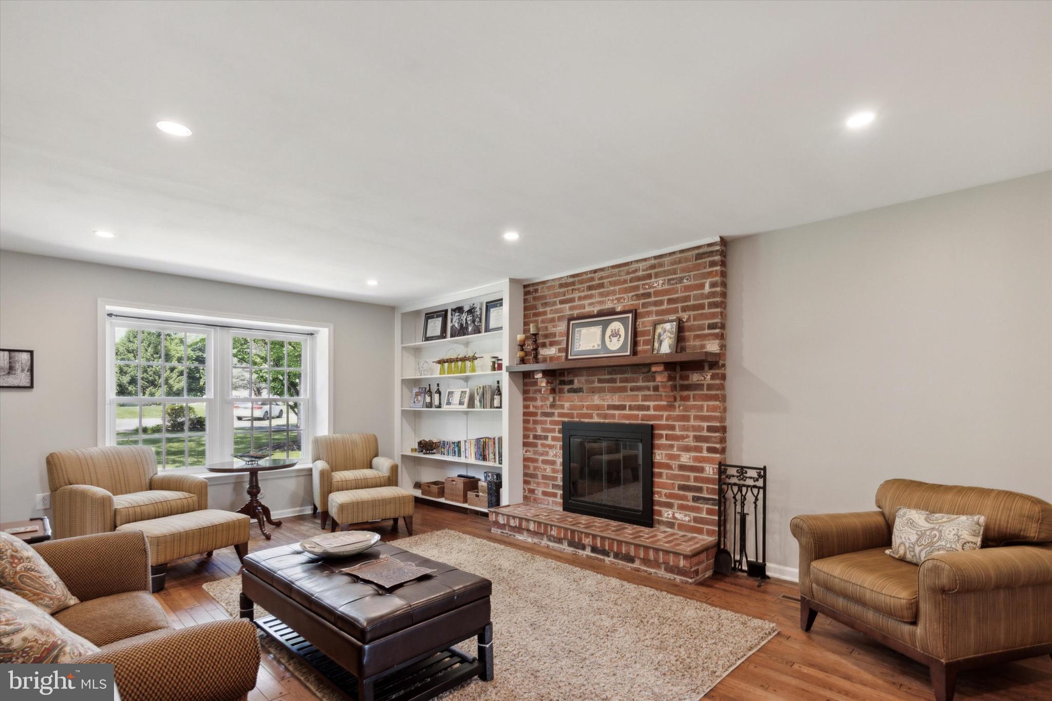 63 Holly Ln