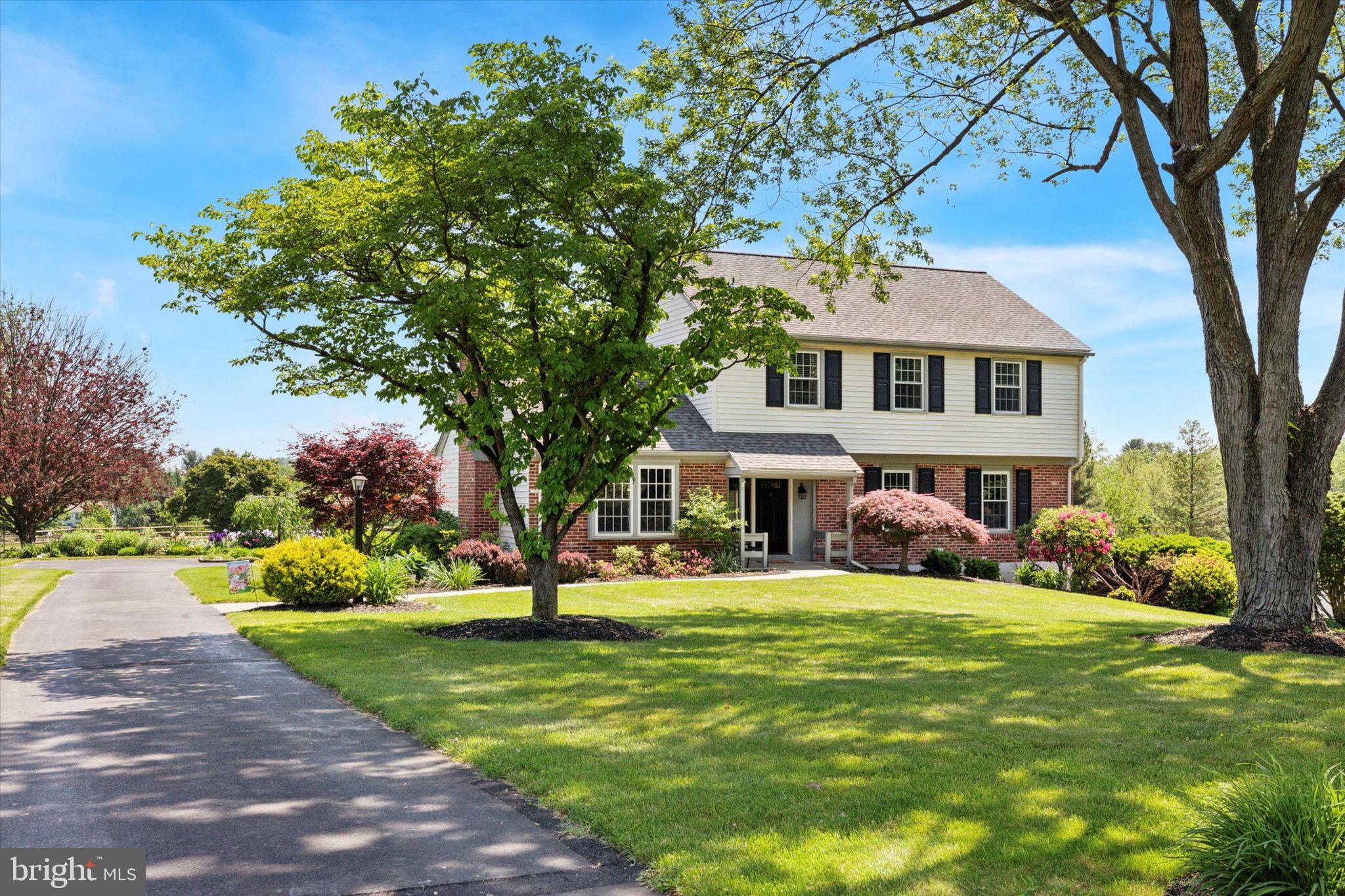 63 Holly Ln