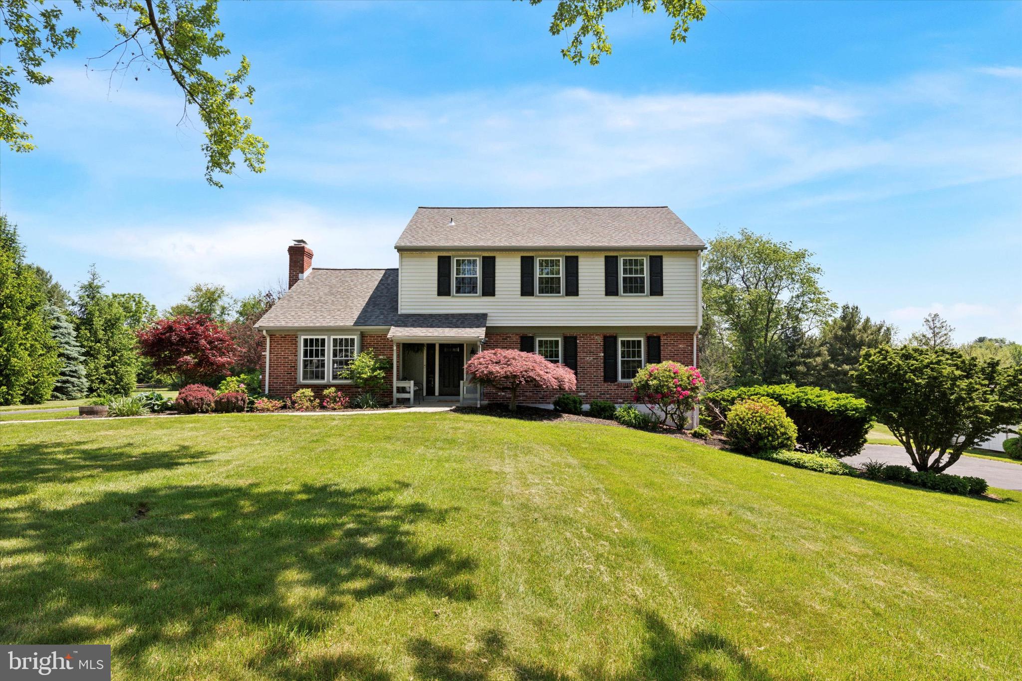 63 Holly Ln