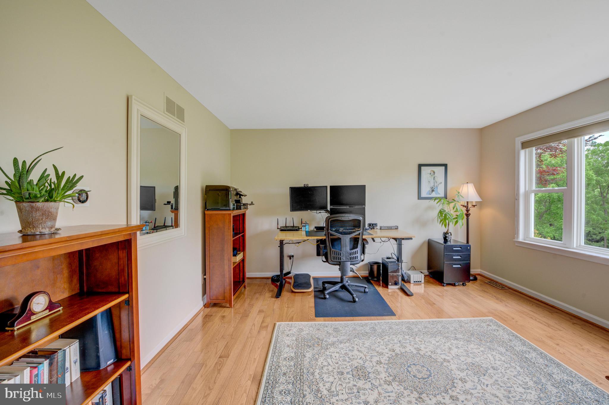 1115 Laurel Rd