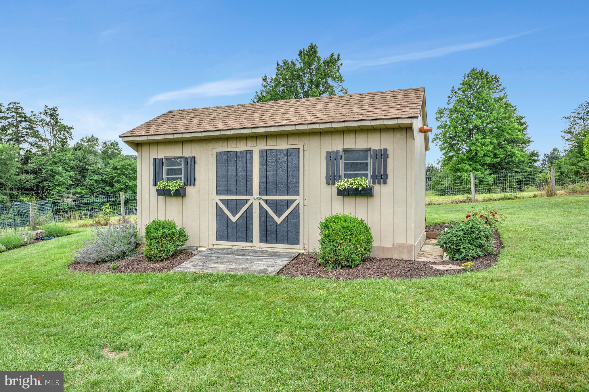 1115 Laurel Rd
