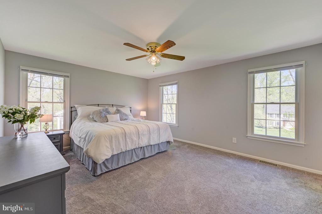 405 Wm Salesbury Dr