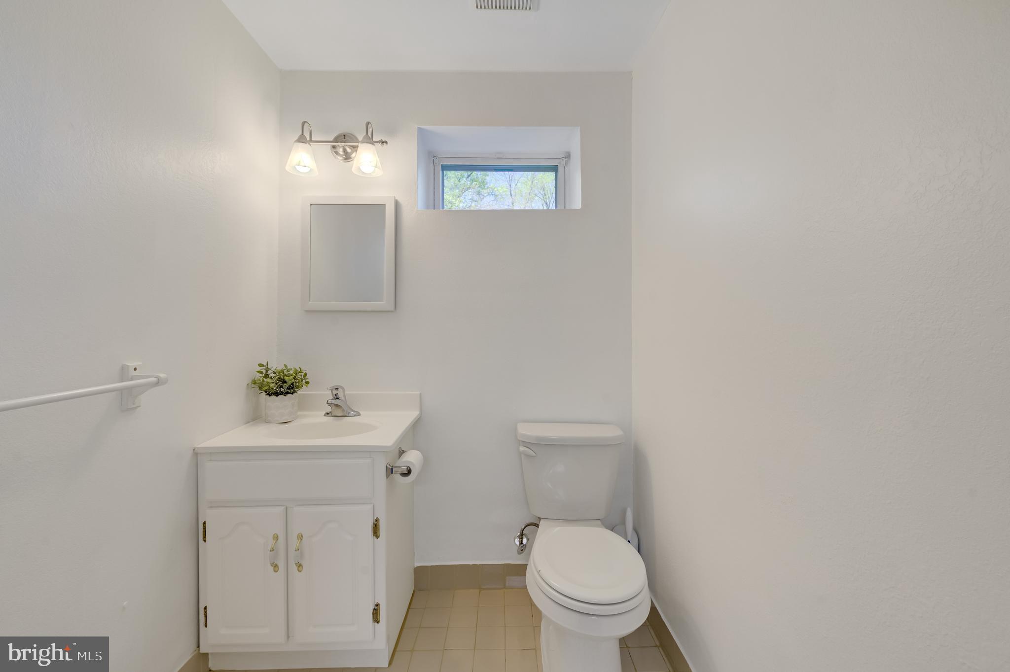 405 Wm Salesbury Dr