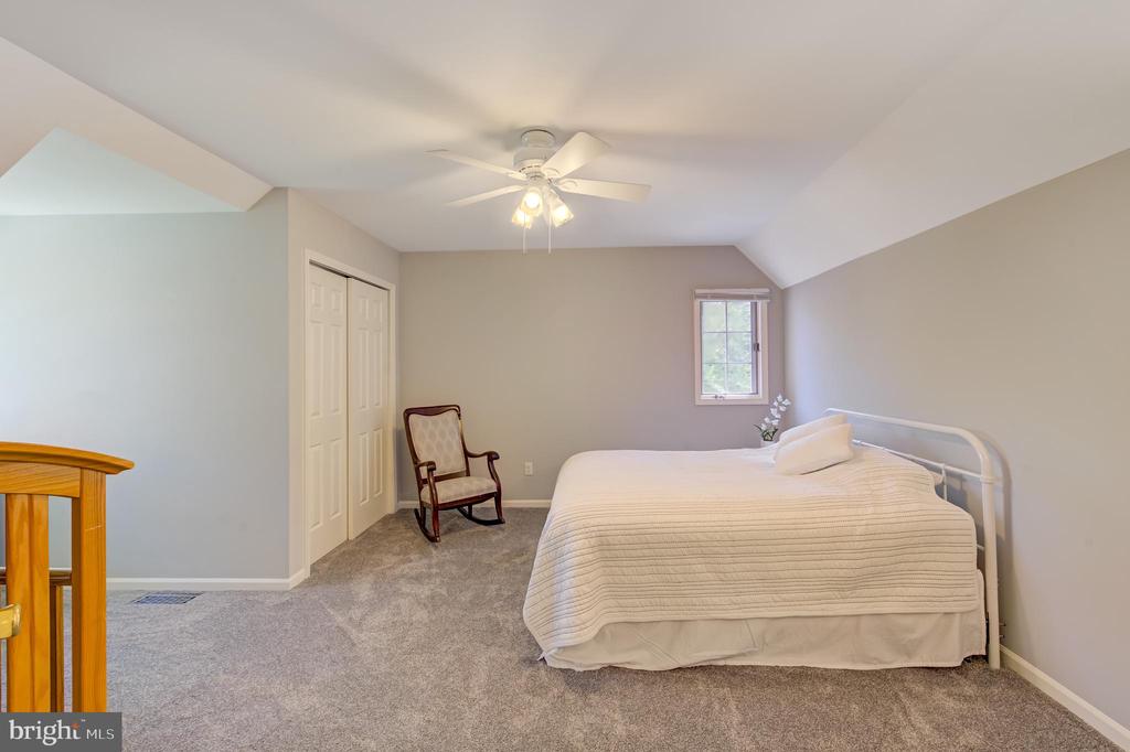 405 Wm Salesbury Dr