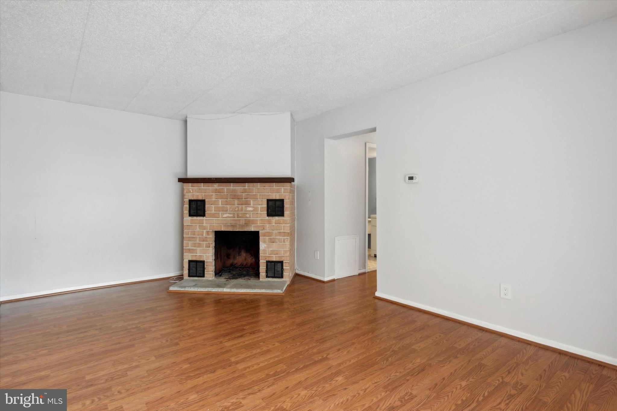 323 Washington Pl 23