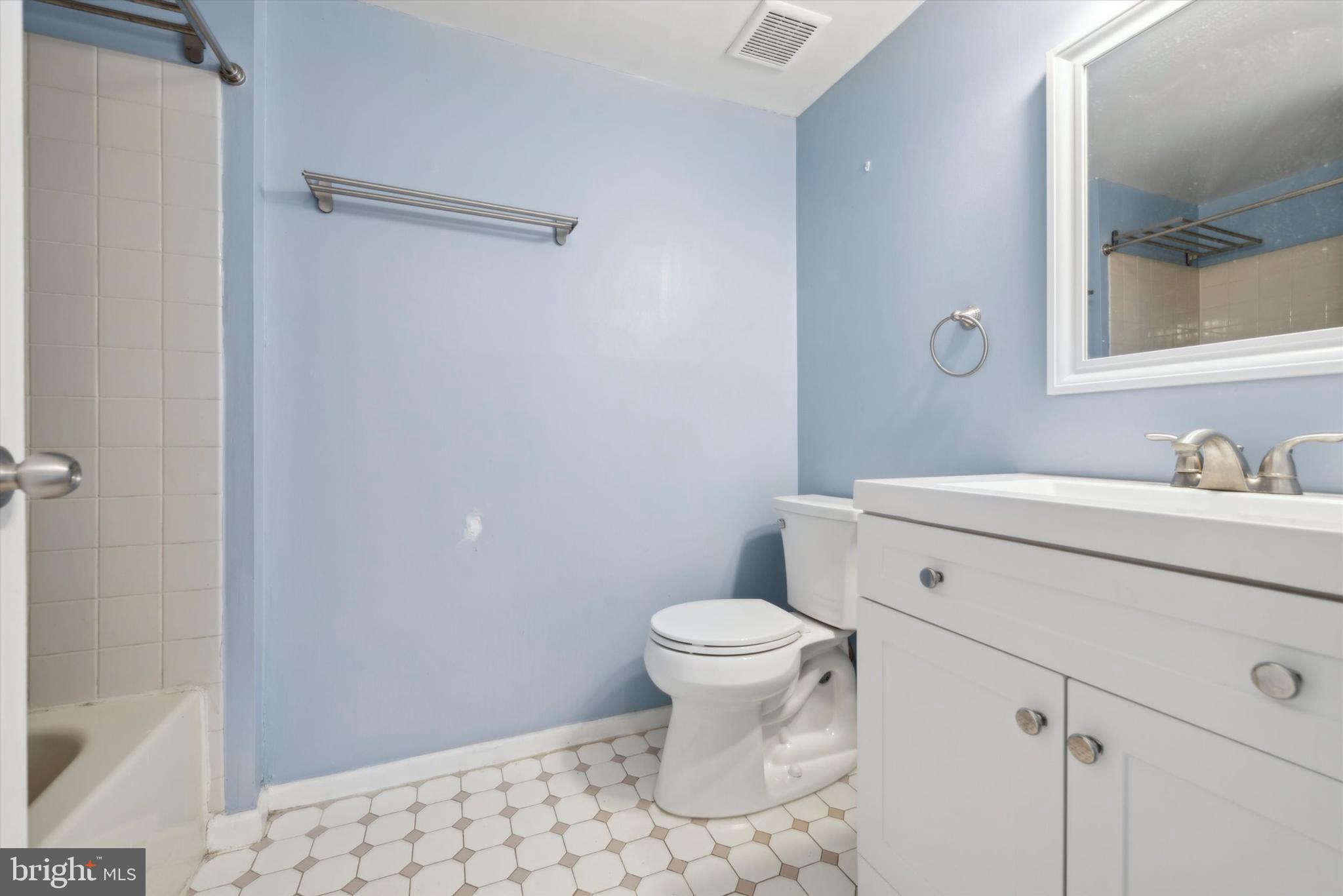 323 Washington Pl 23