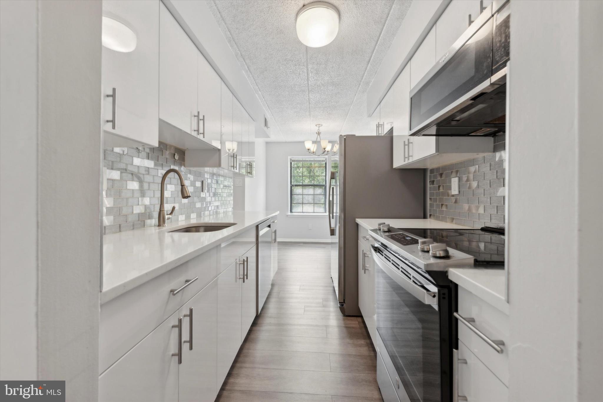 323 Washington Pl 23