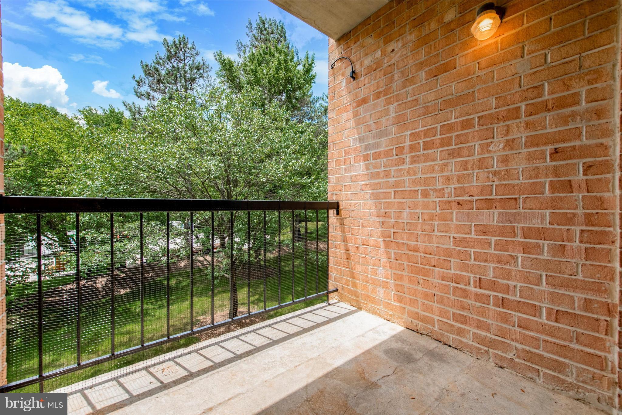 323 Washington Pl 23