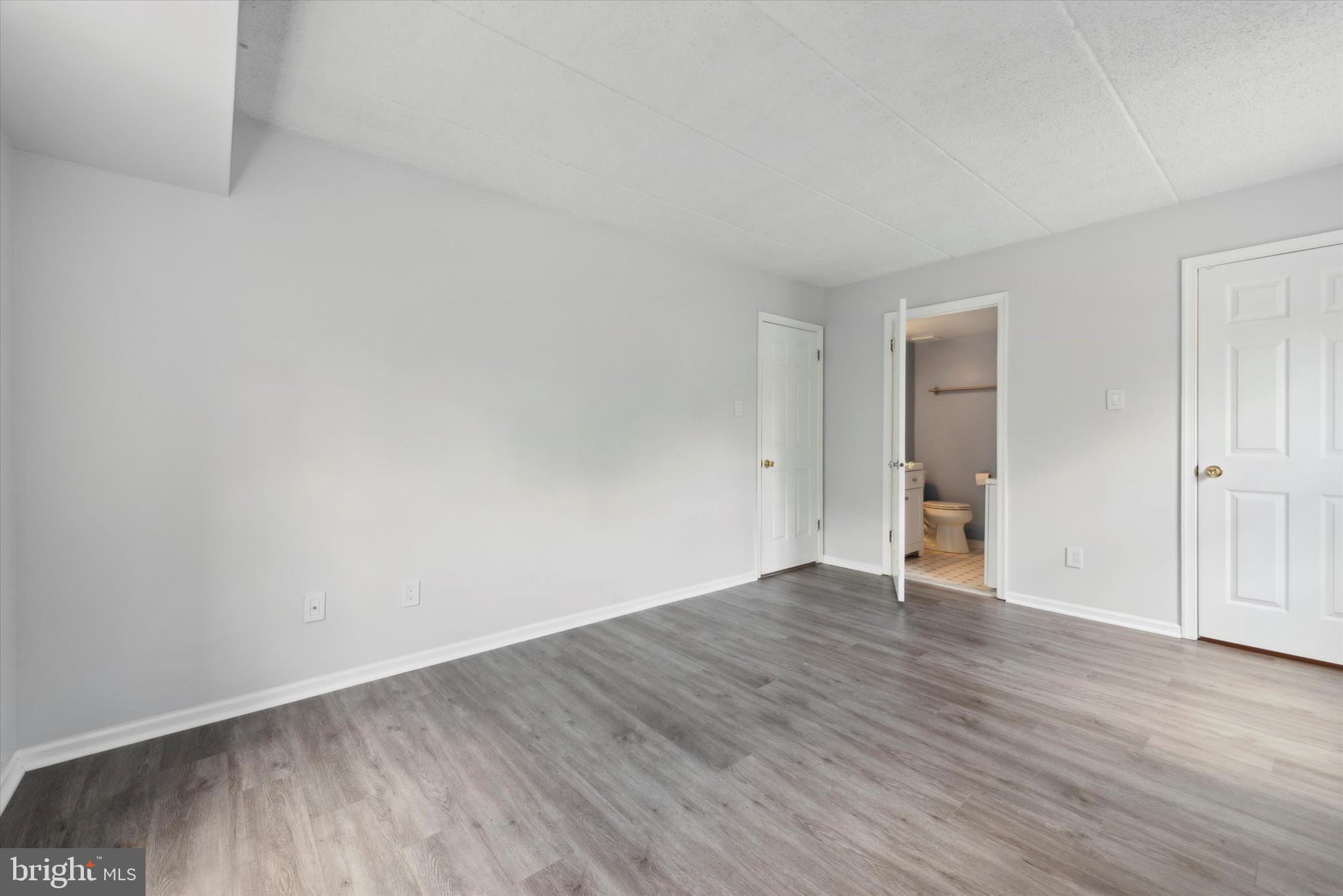 323 Washington Pl 23