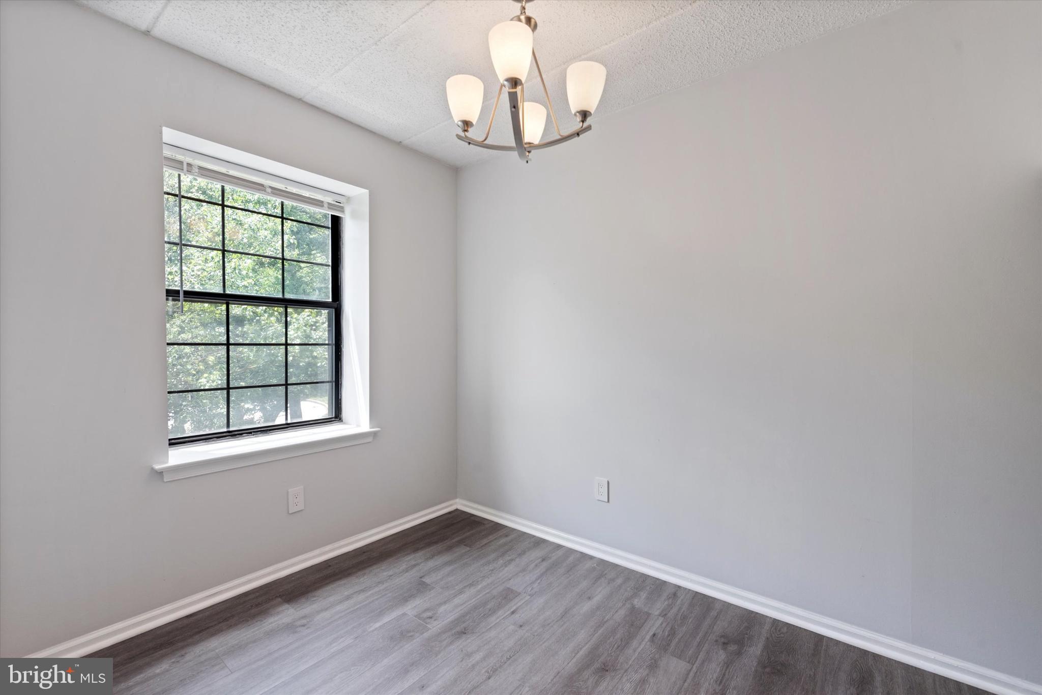 323 Washington Pl 23