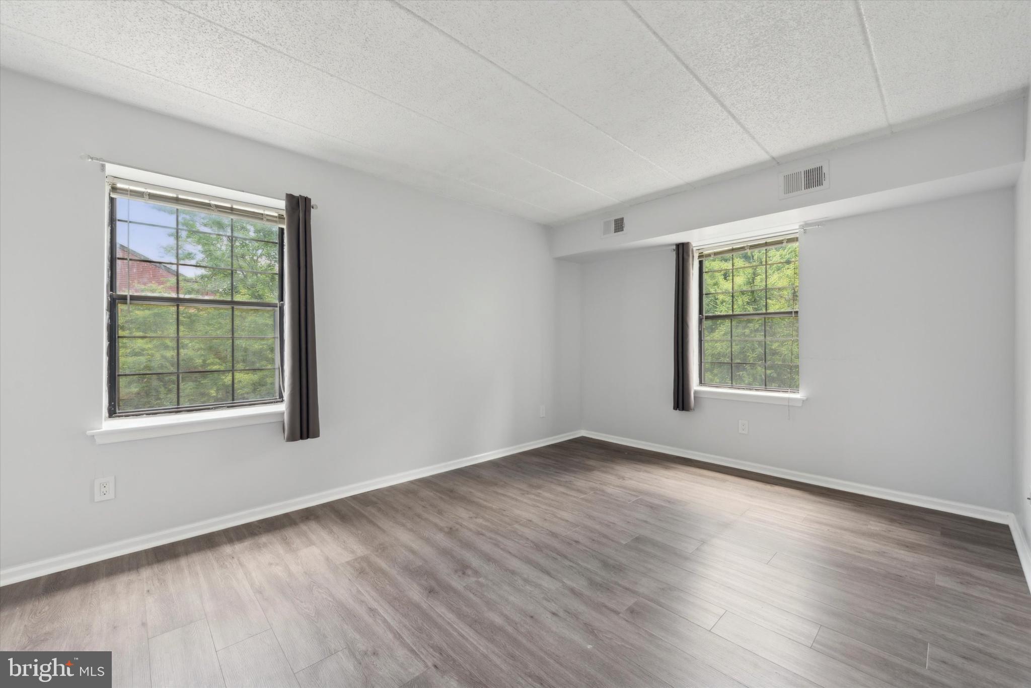 323 Washington Pl 23