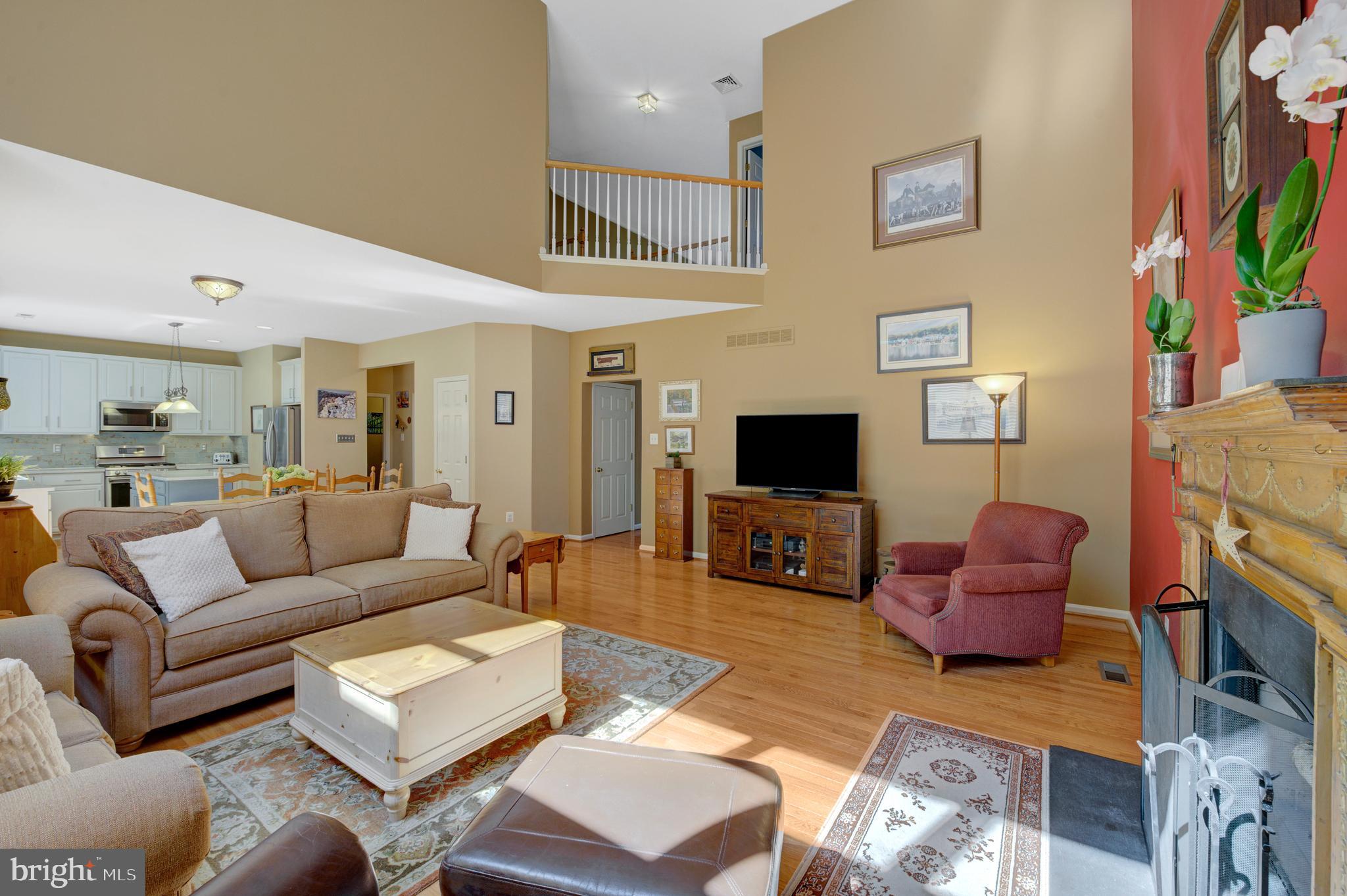 903 Livingston Dr
