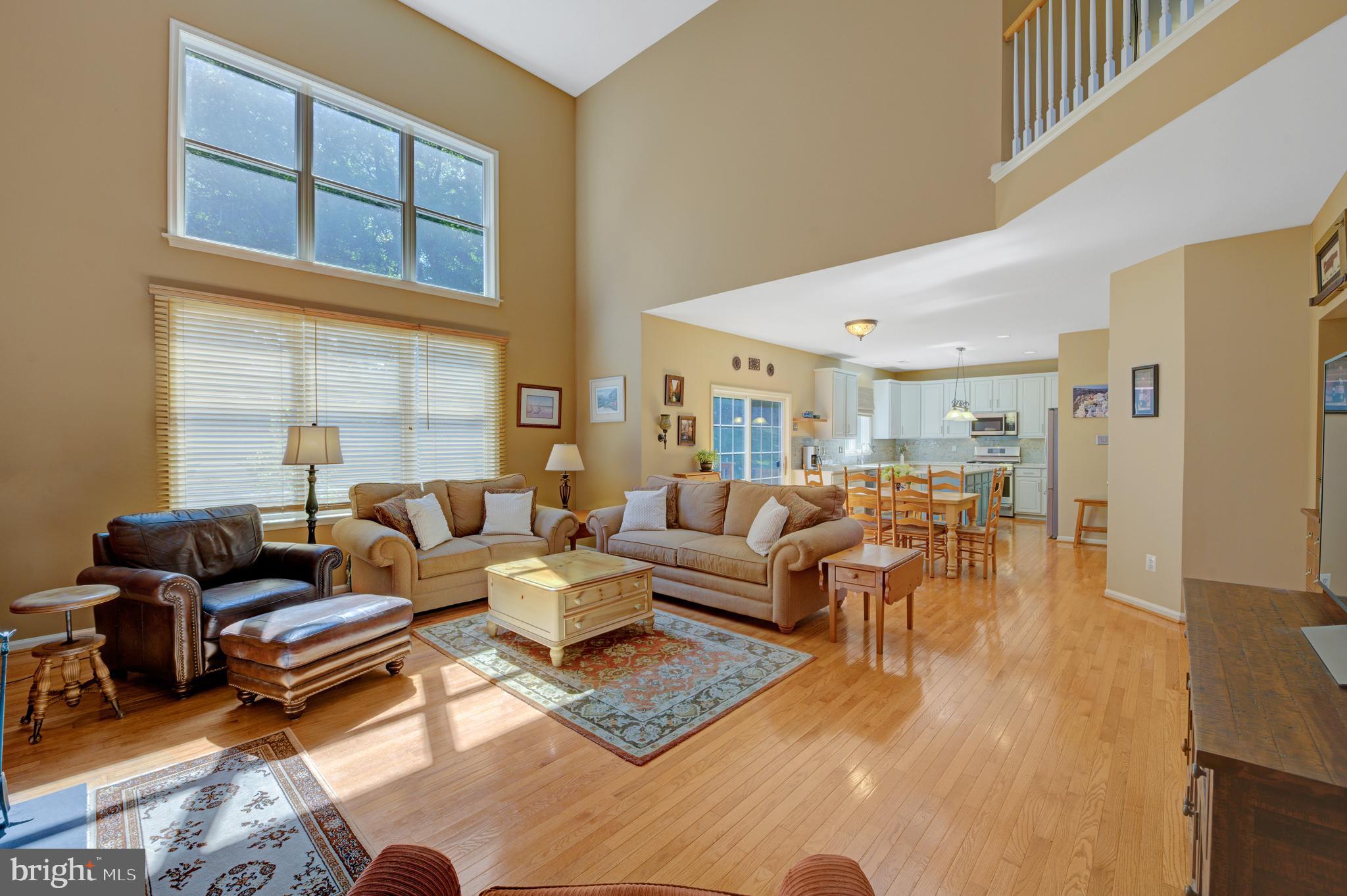 903 Livingston Dr