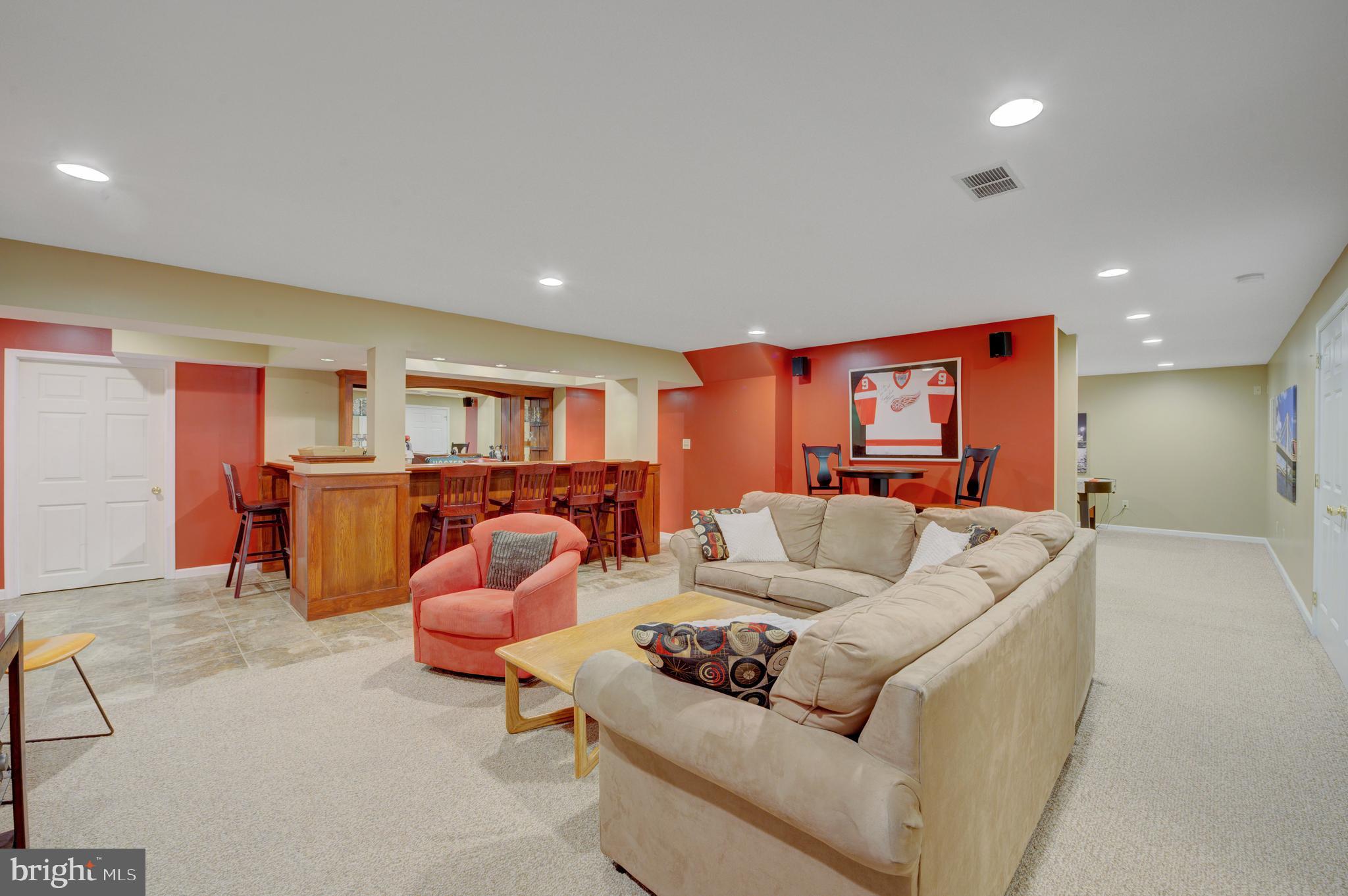 903 Livingston Dr