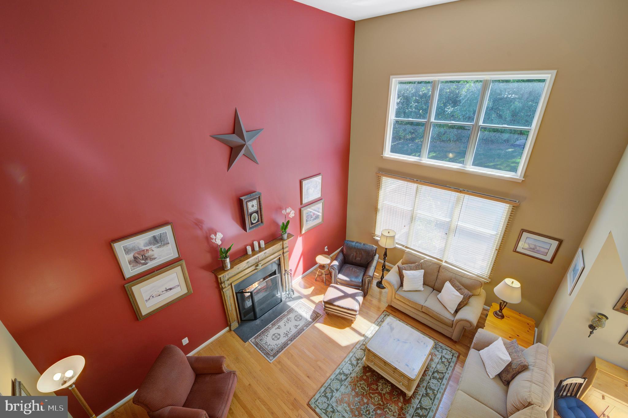 903 Livingston Dr