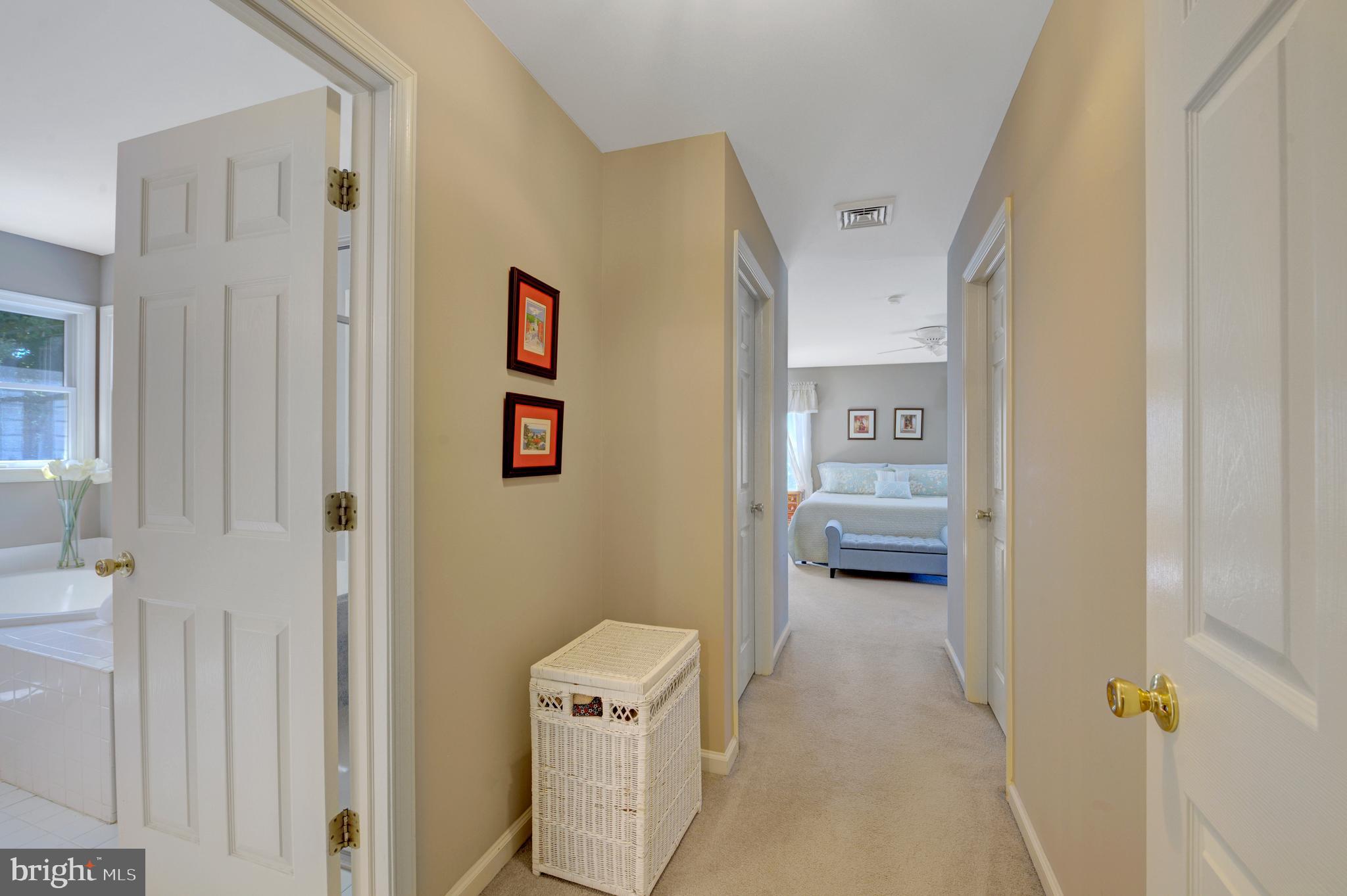 903 Livingston Dr