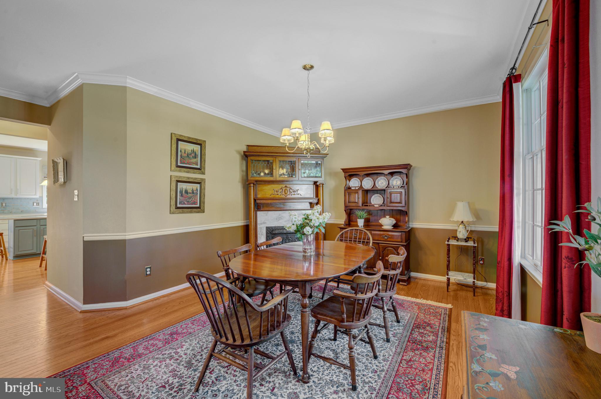 903 Livingston Dr