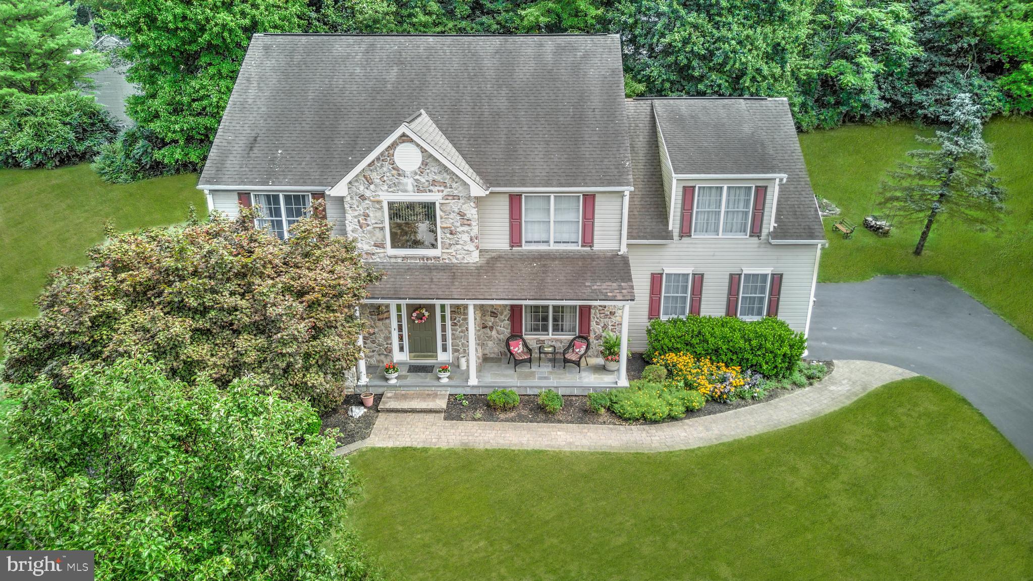 903 Livingston Dr