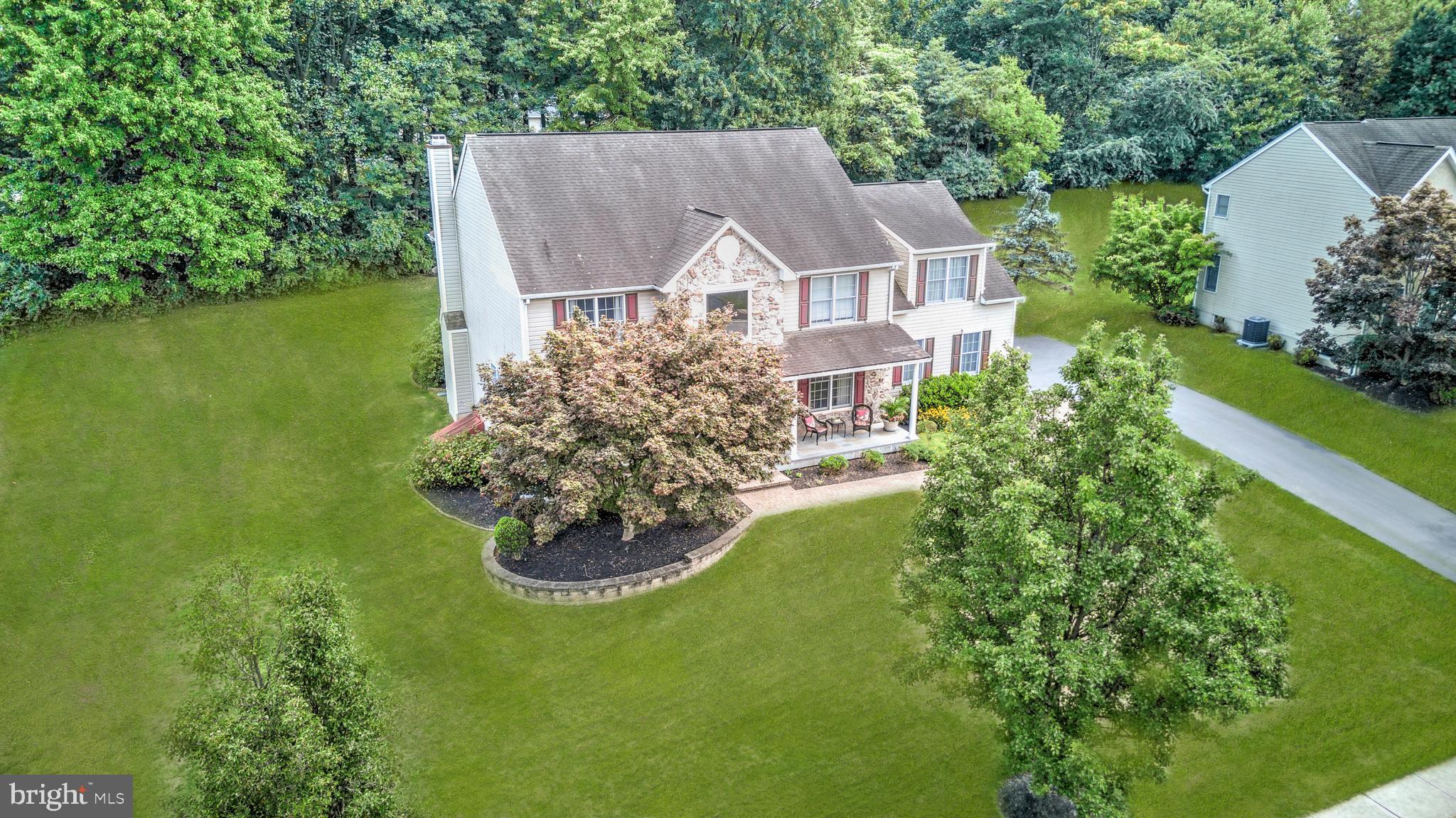 903 Livingston Dr