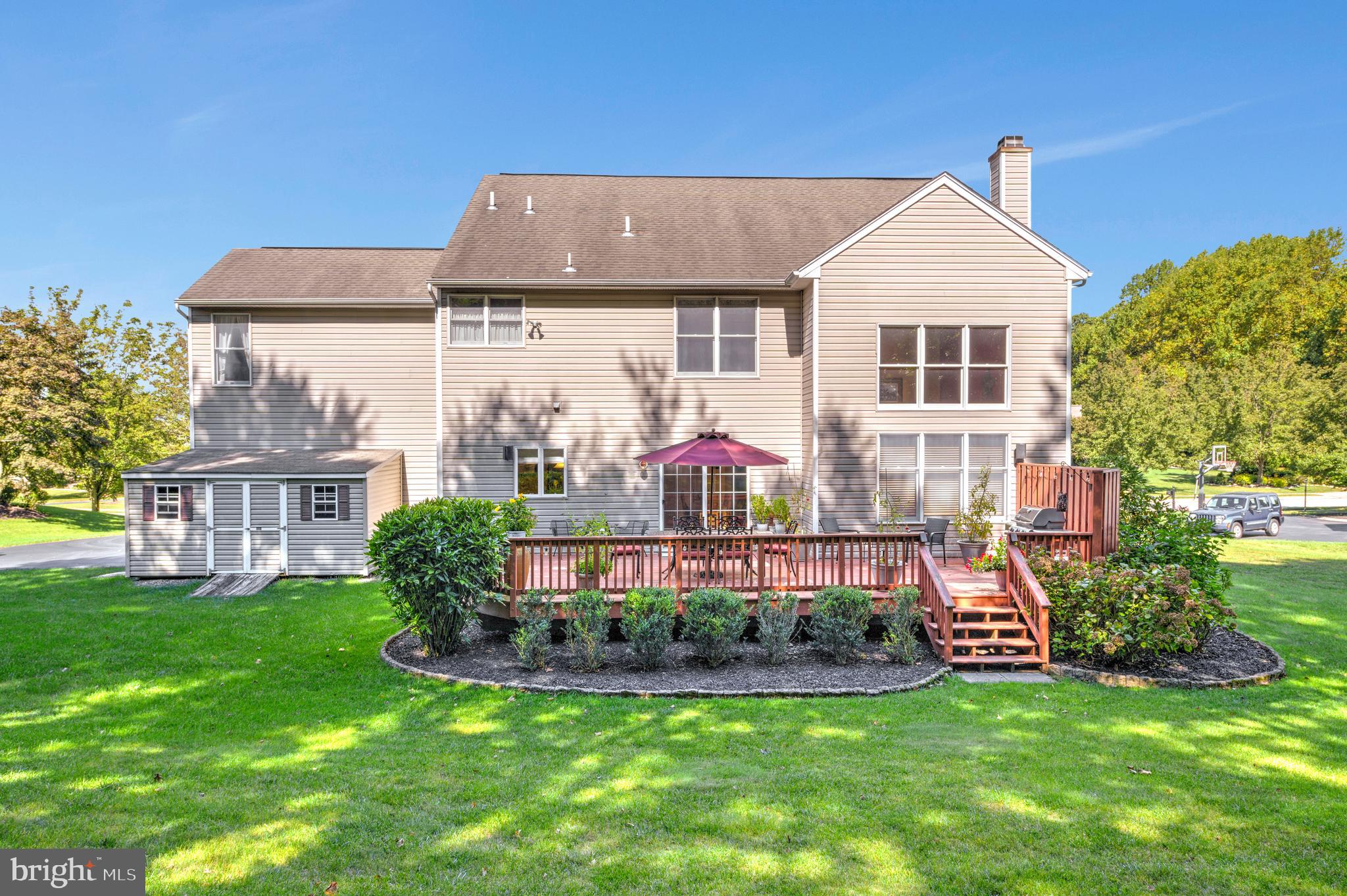 903 Livingston Dr