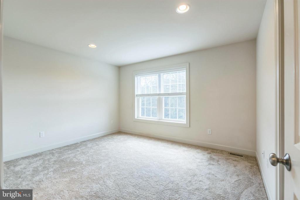 193 MILL HOUSE DRIVE