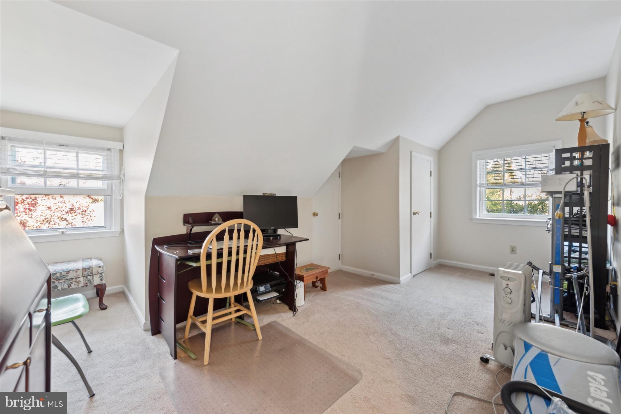 16 Manor Dr