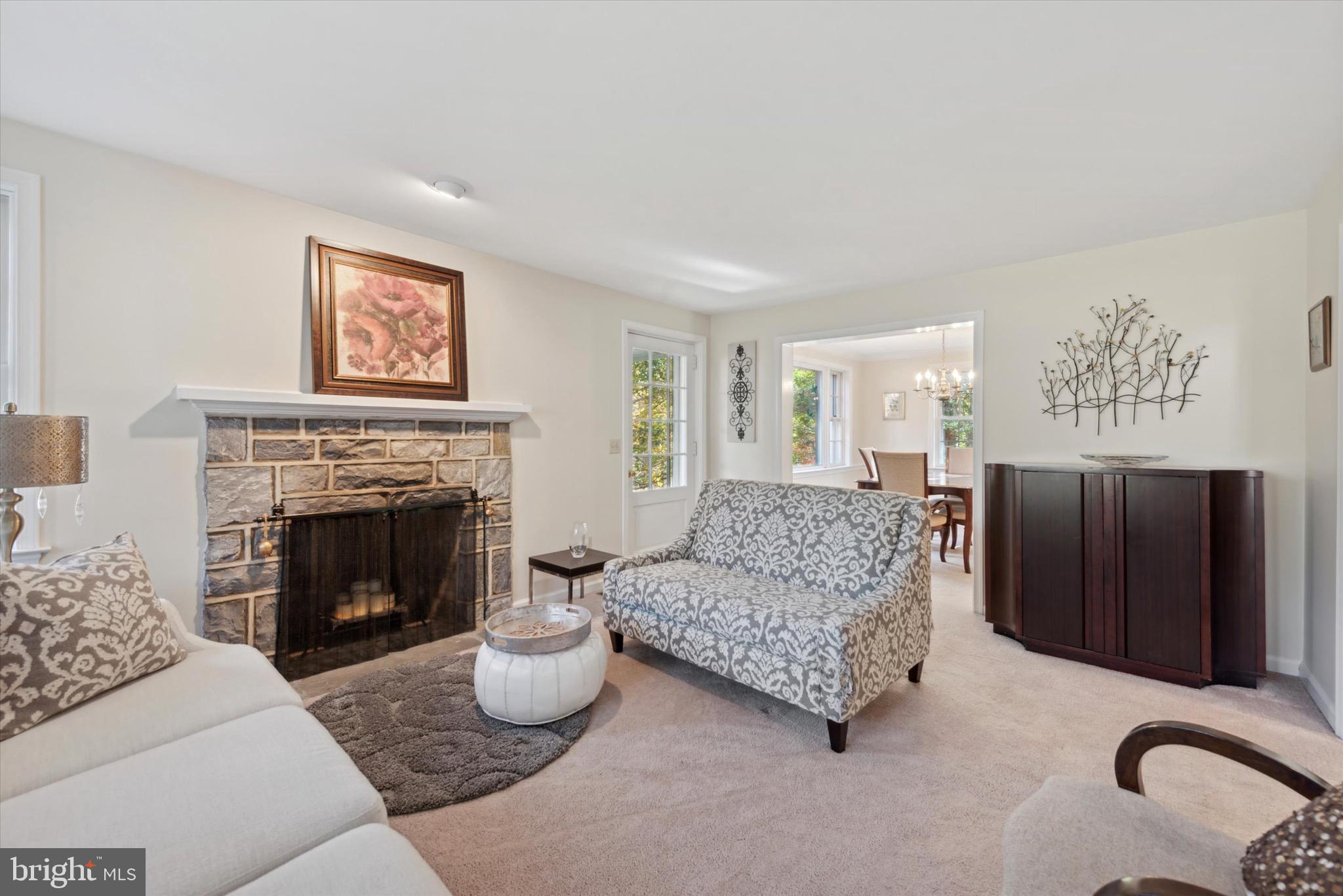 16 Manor Dr