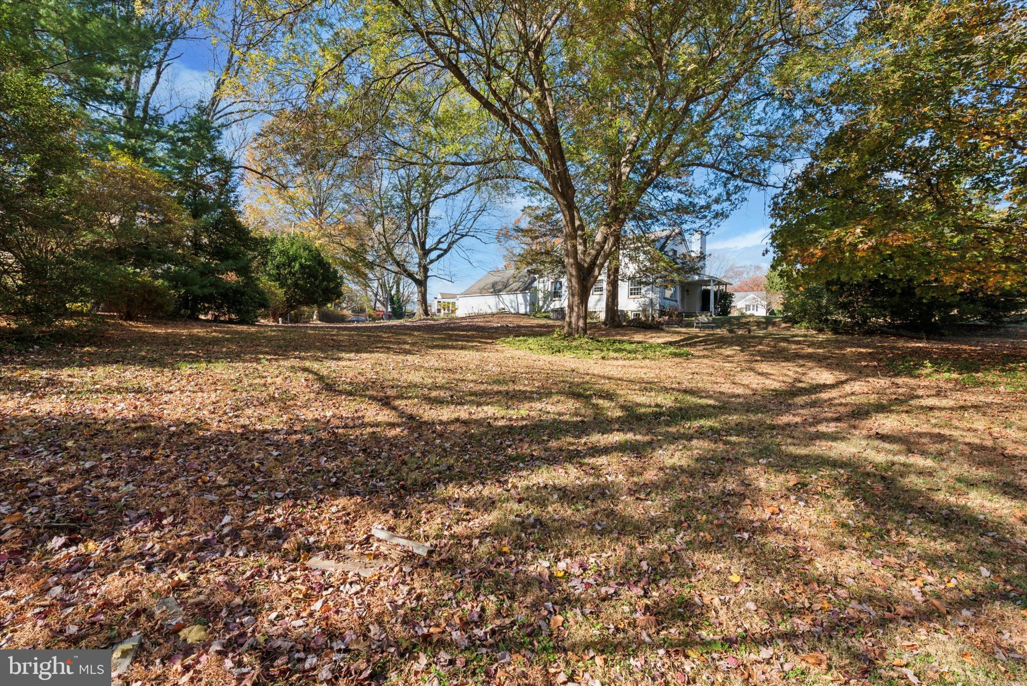 16 Manor Dr