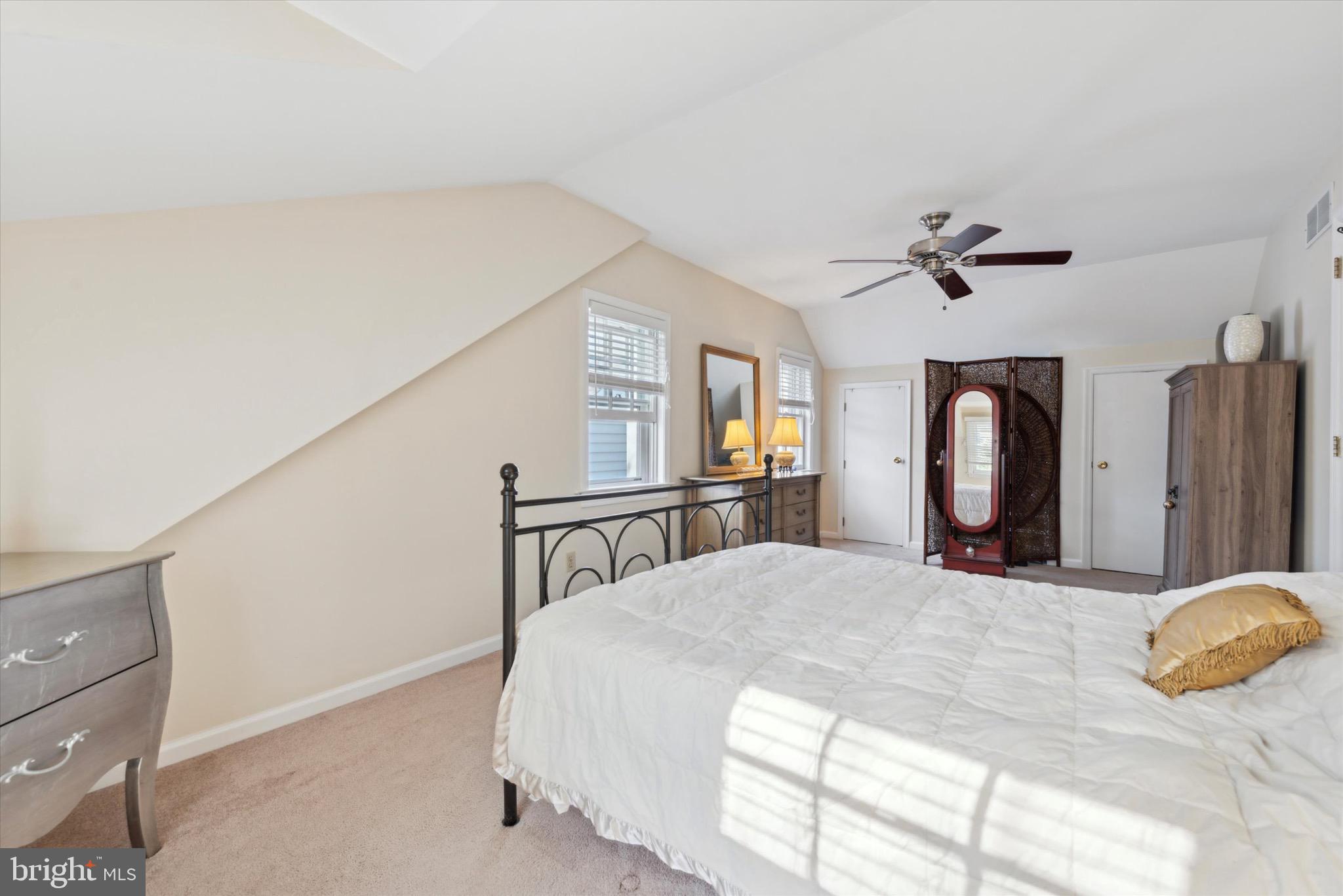16 Manor Dr