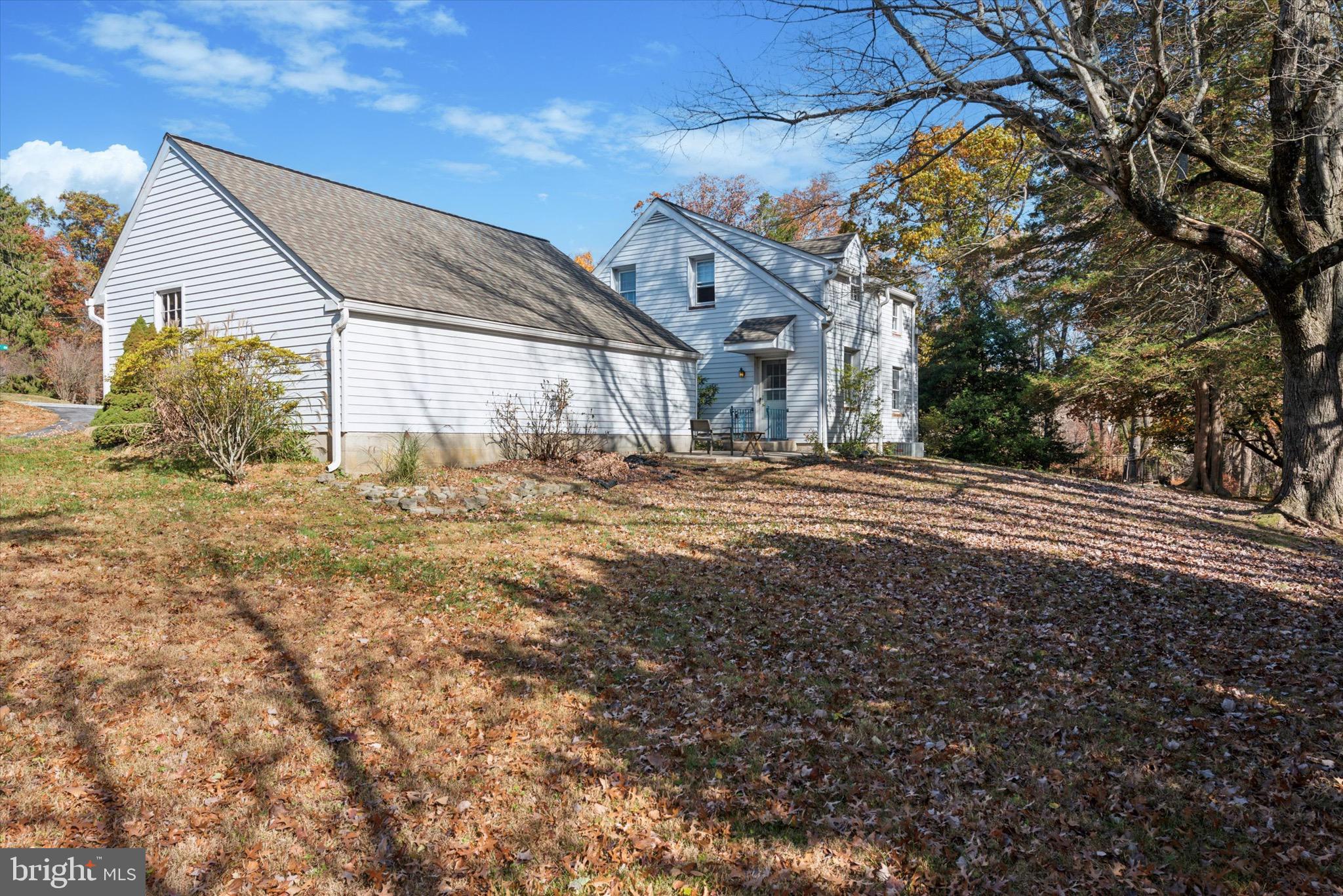 16 Manor Dr