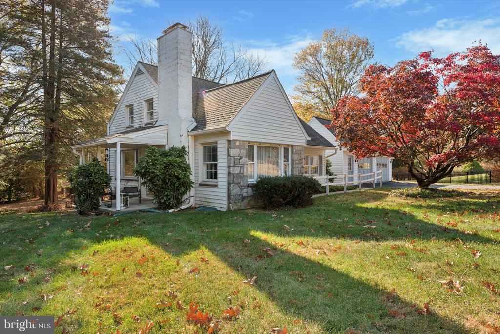 16 Manor Dr