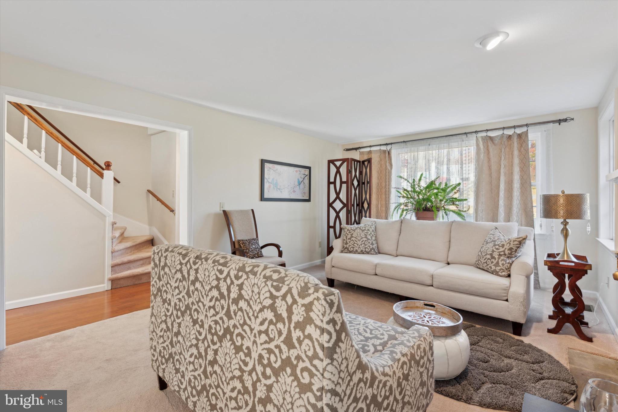 16 Manor Dr