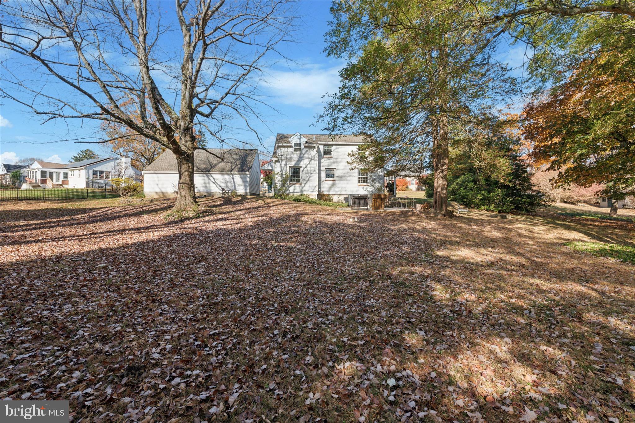 16 Manor Dr