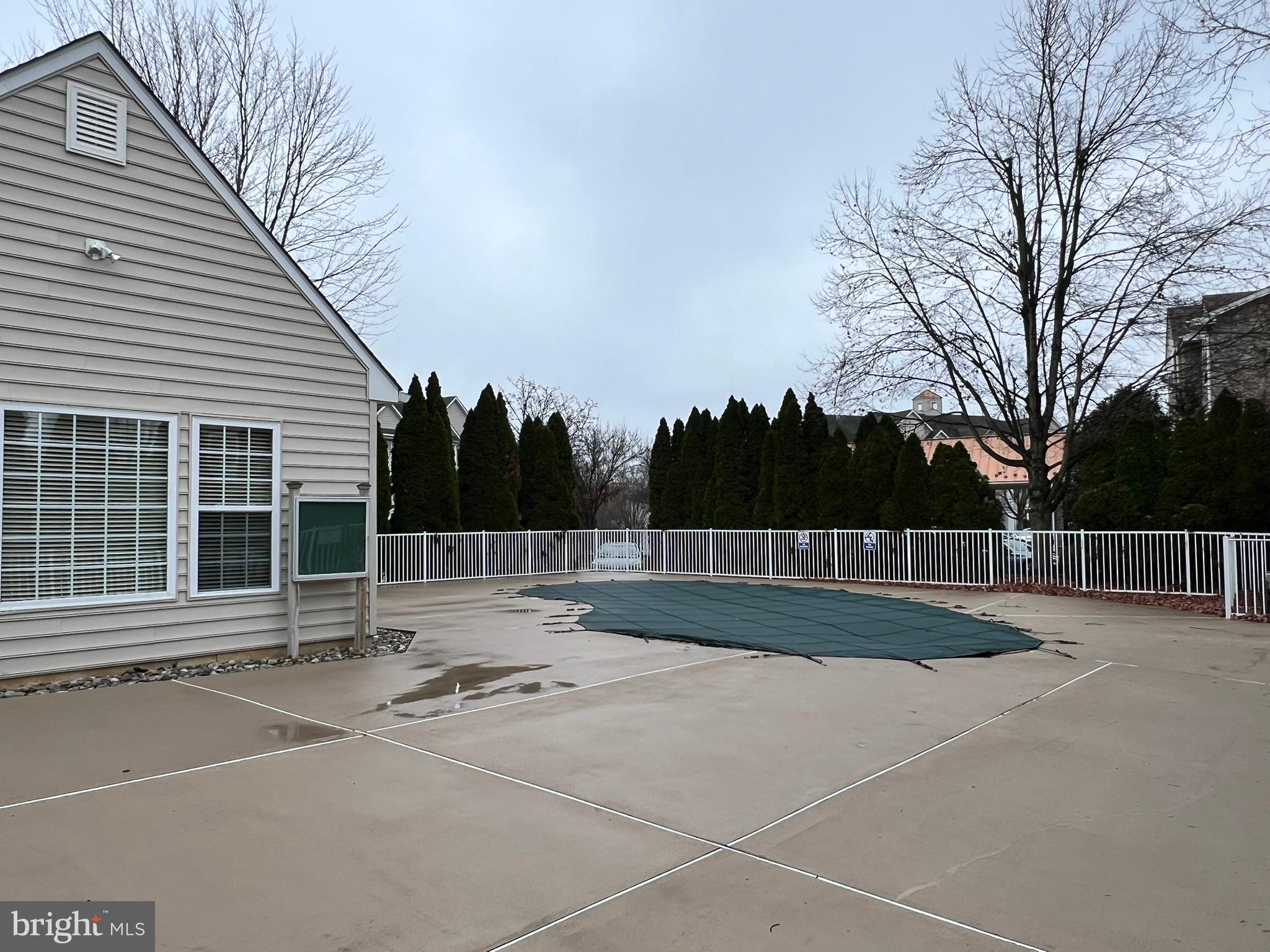 415 Megan Ct #G