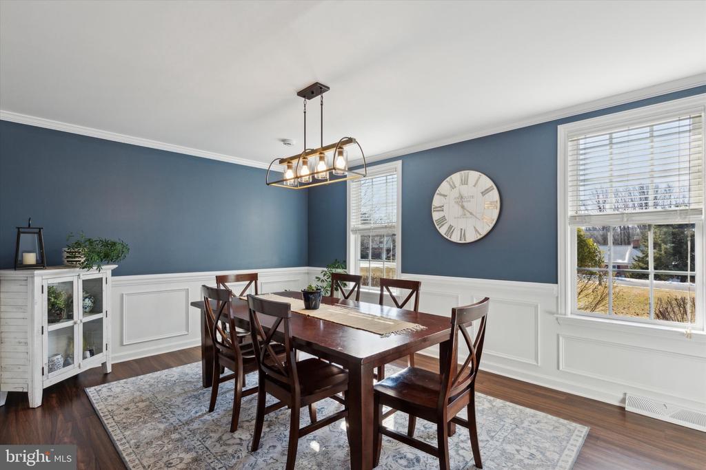 818 Sharon Cir