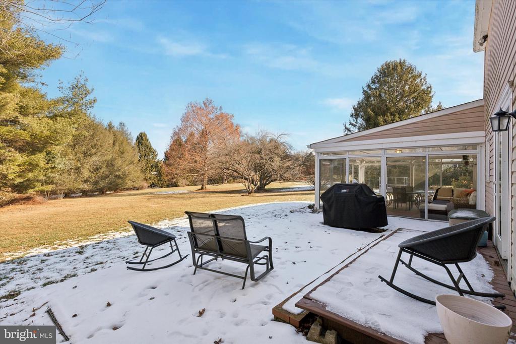 818 Sharon Cir