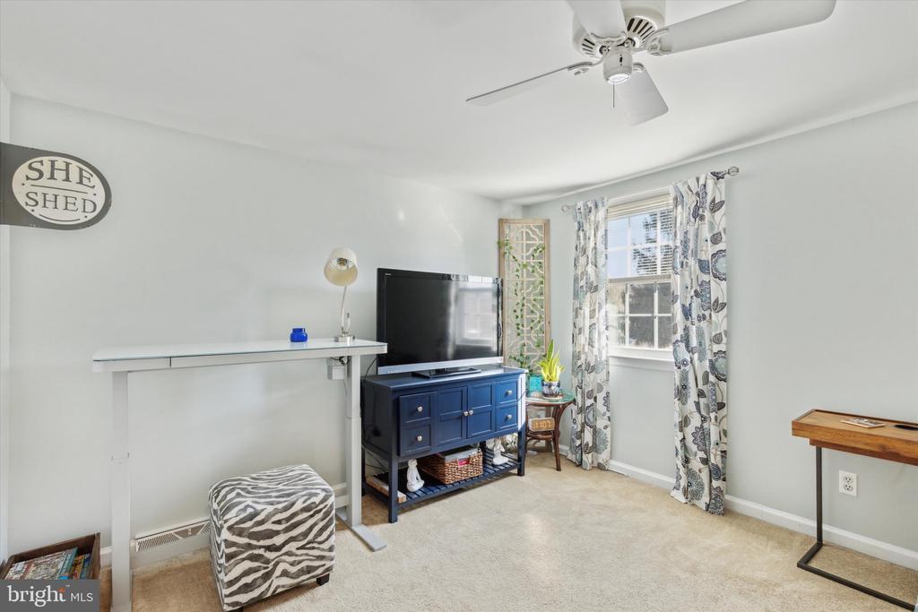 818 Sharon Cir