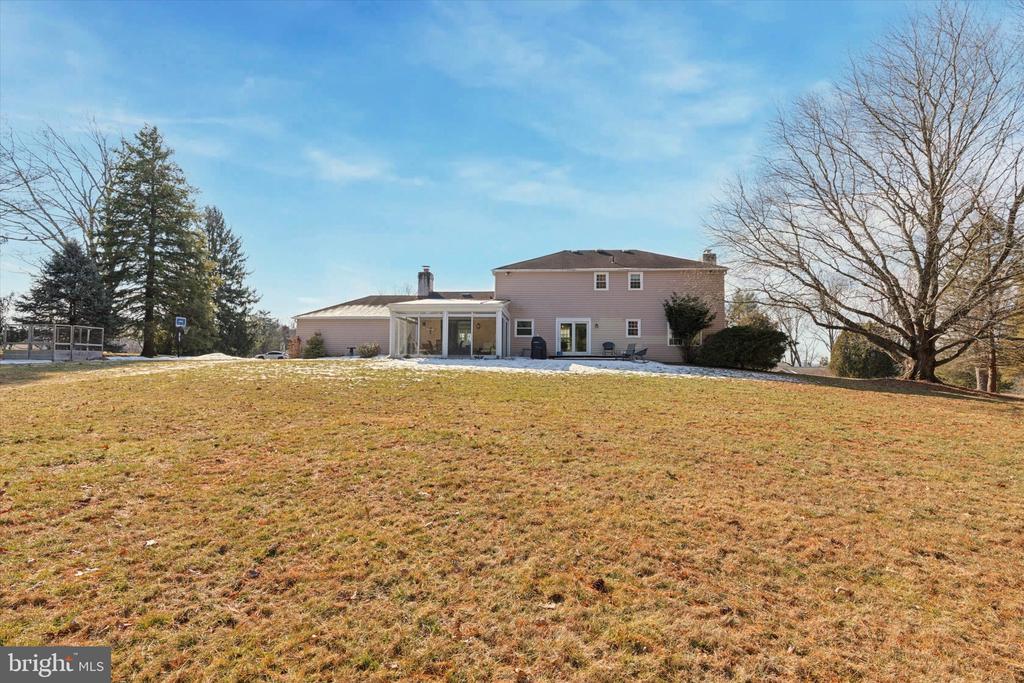 818 Sharon Cir