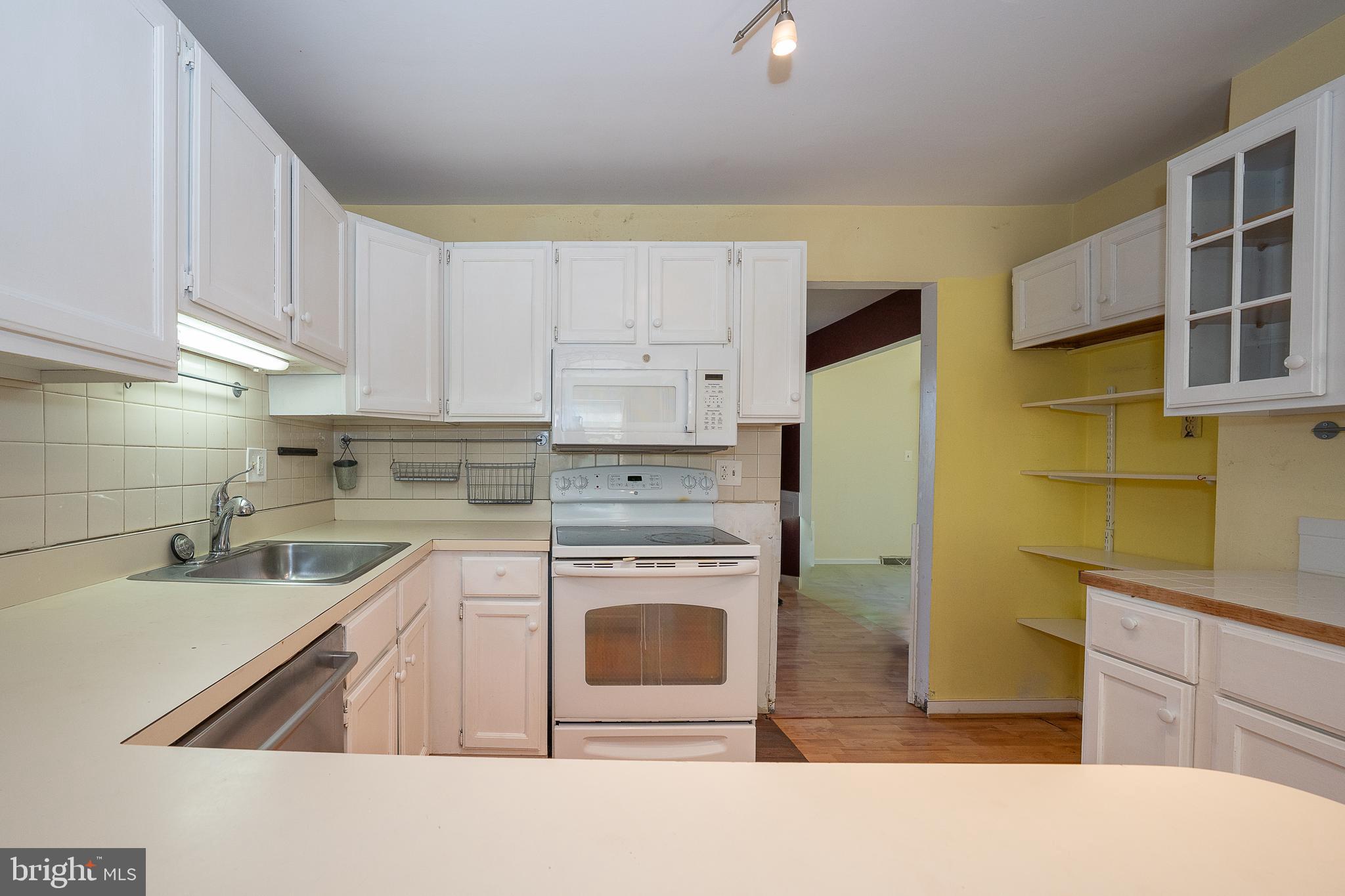 453 Lynetree Dr #20-D
