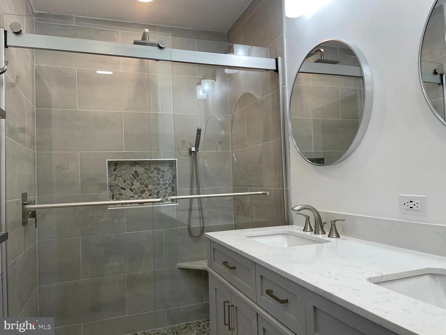 572 W Saxony Dr #572