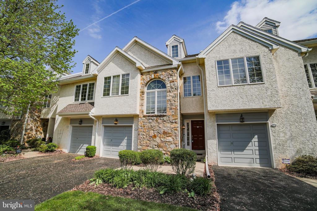 572 W Saxony Dr #572