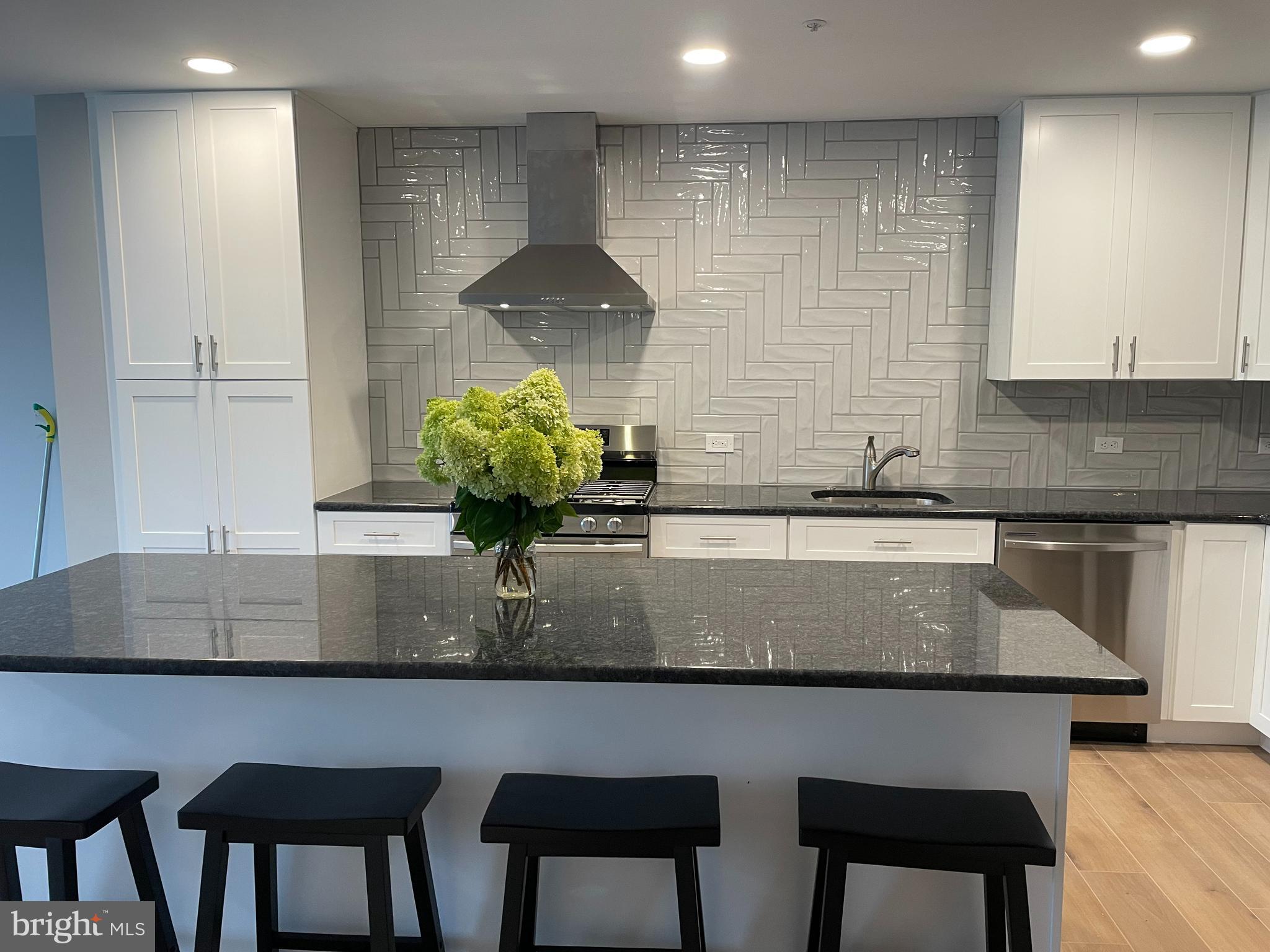 572 W Saxony Dr #572