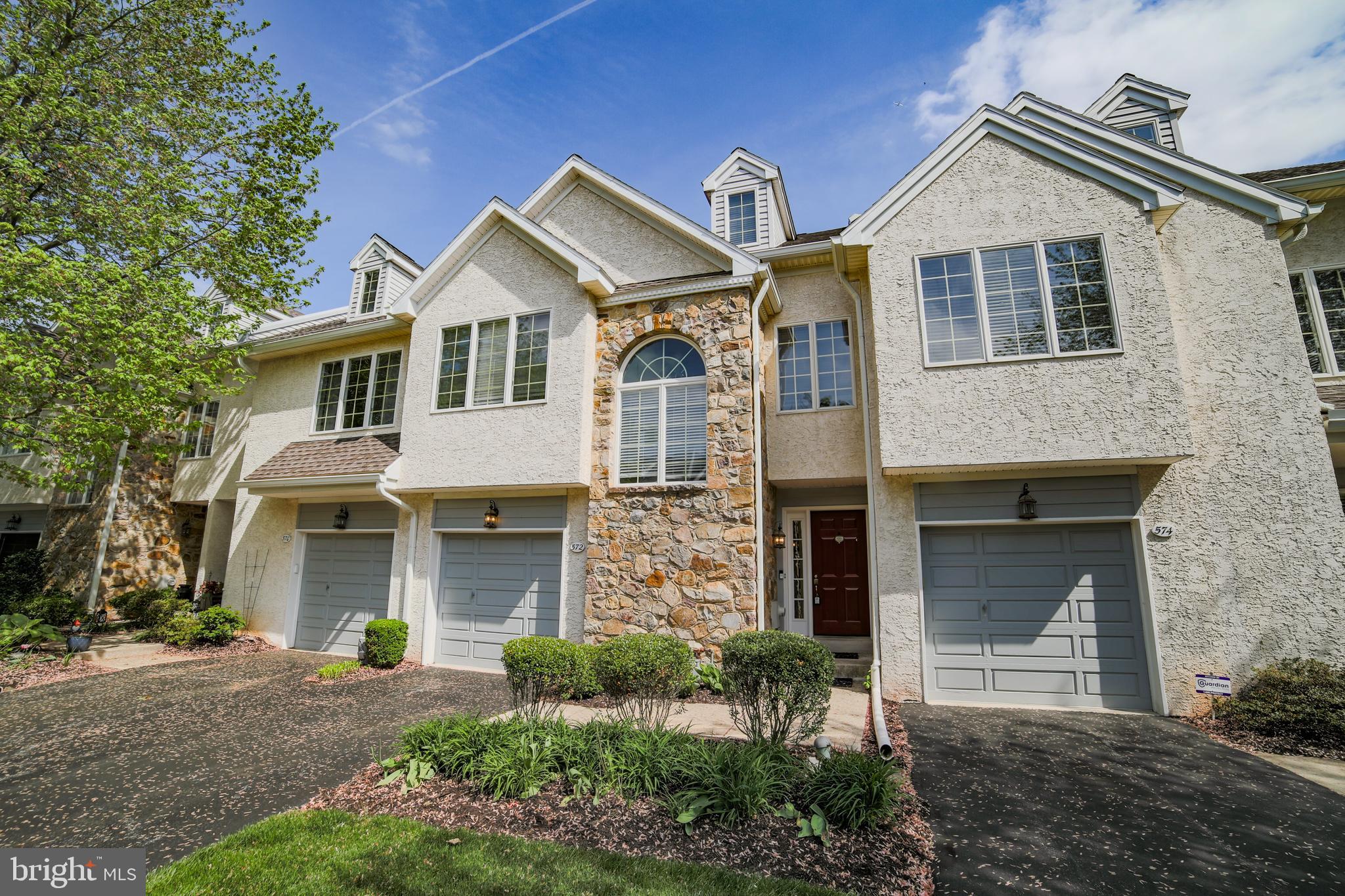 572 W Saxony Dr #572