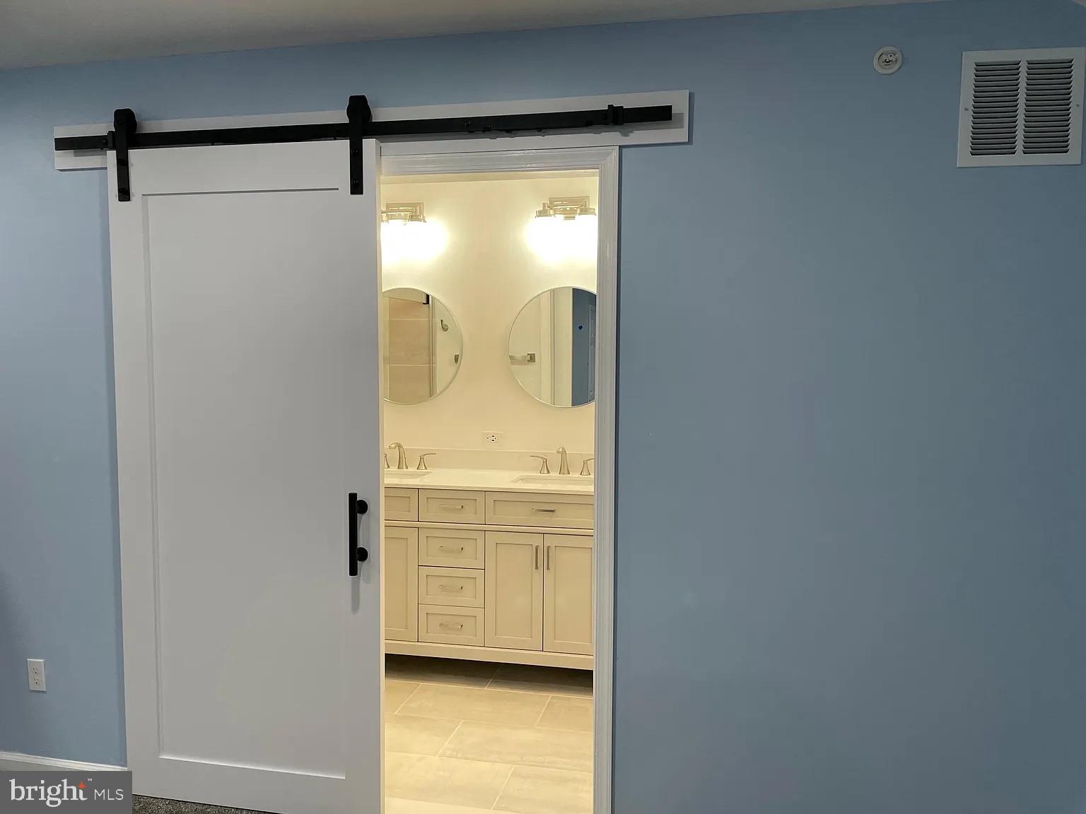 572 W Saxony Dr #572