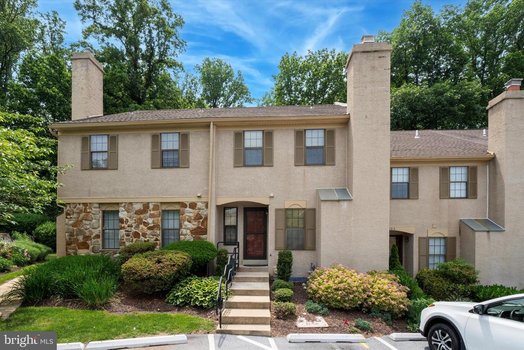 1007 Stoneham Dr