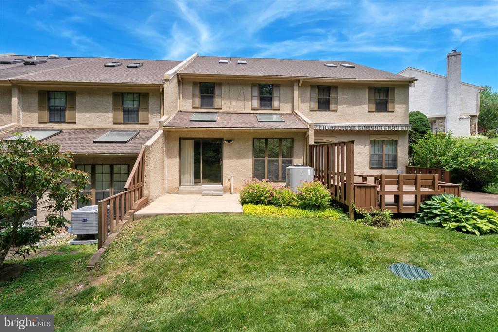 1007 Stoneham Dr