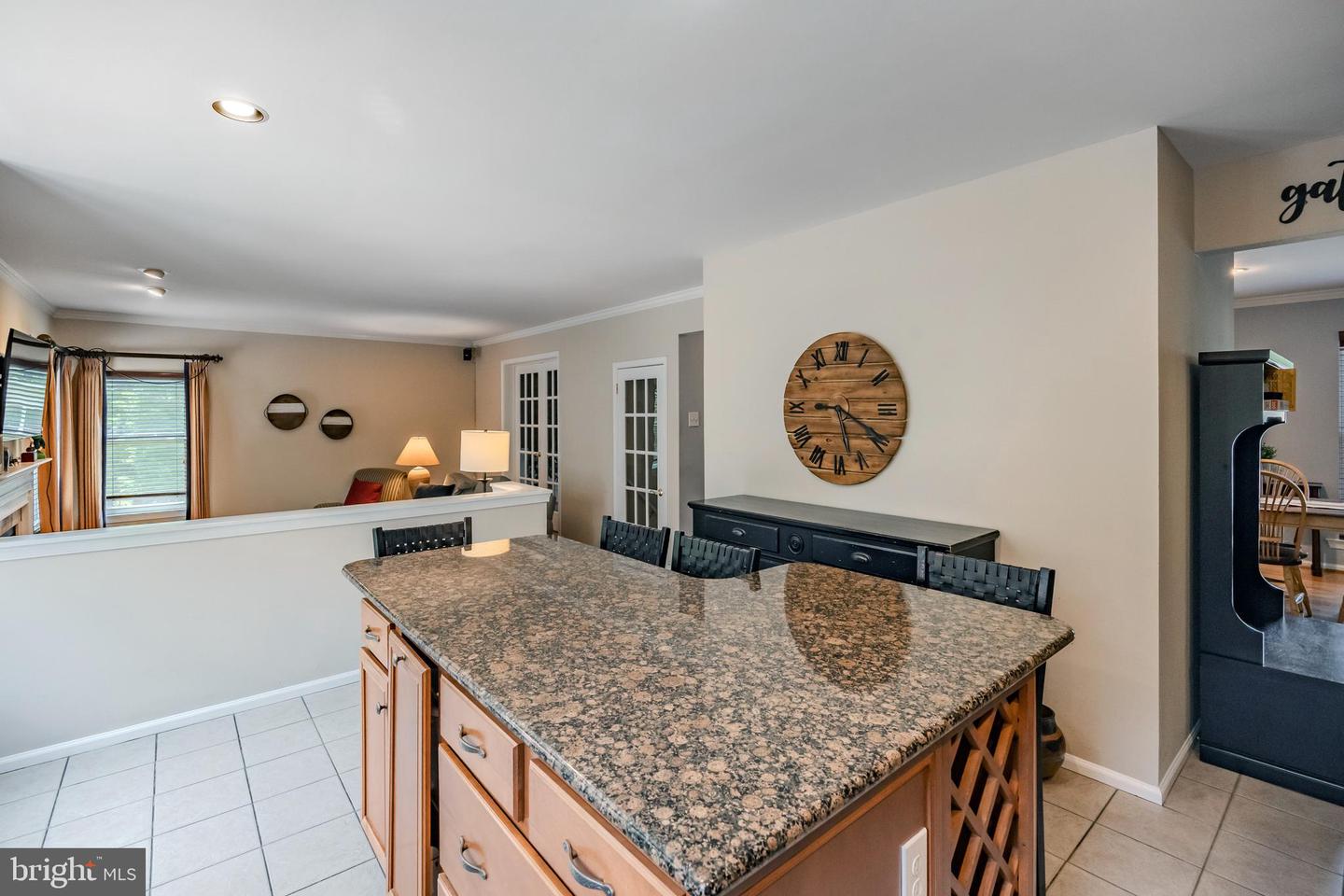 888 Winding River Ln