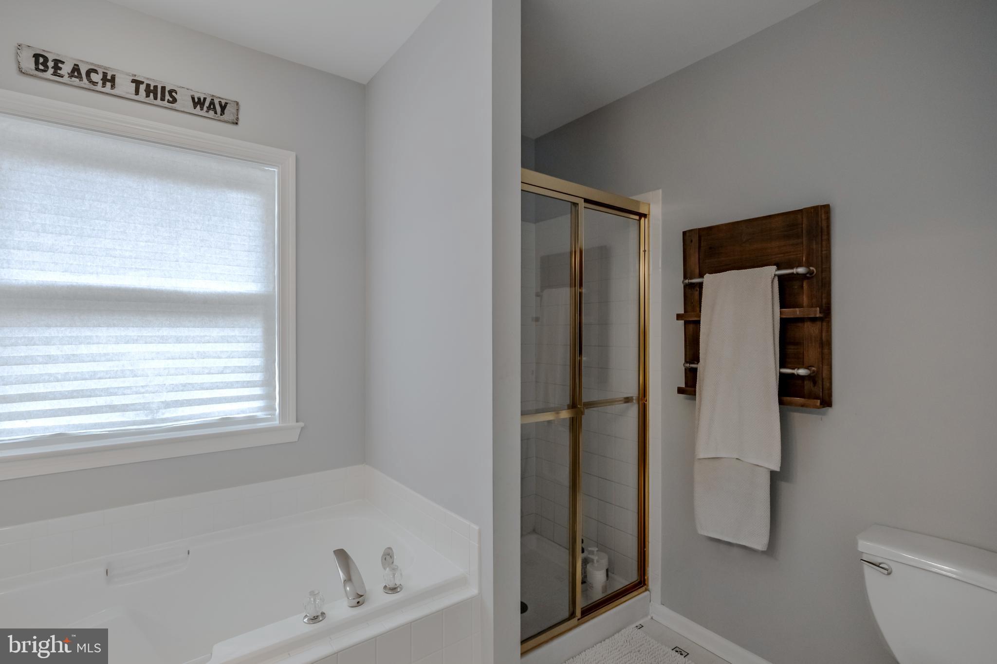 888 Winding River Ln