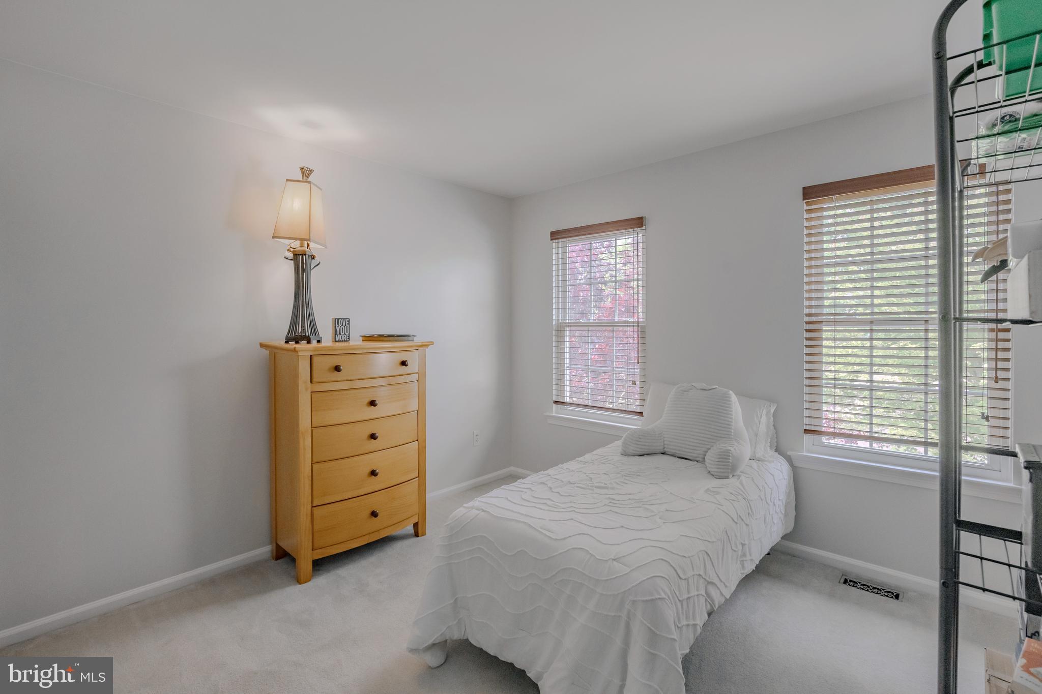 888 Winding River Ln